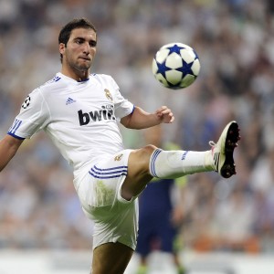 开云app下载-大坂直美强势回归问鼎首冠，中国观众看台掀起红色声浪，大阪直美强势回归问鼎冠军 中国观众红色声浪席卷看台